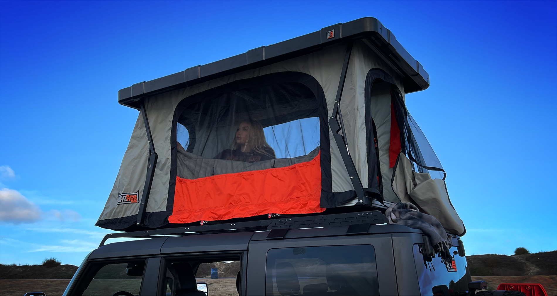 bronco at beach with badass tents RECON roof top tent-3